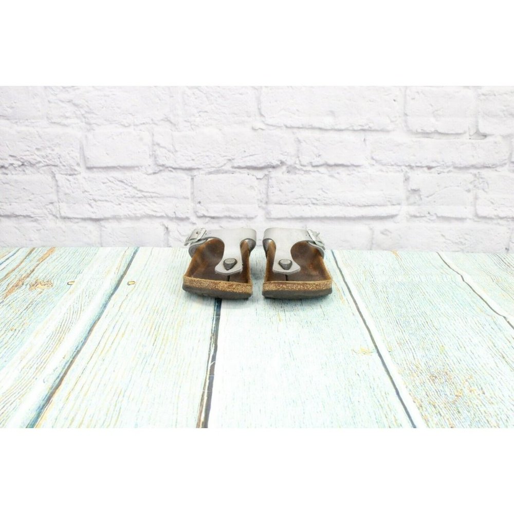 Birkenstock  Silver Leather Slip On T-Strap Thong Flip Flop Size 5 - Picture 4 of 9